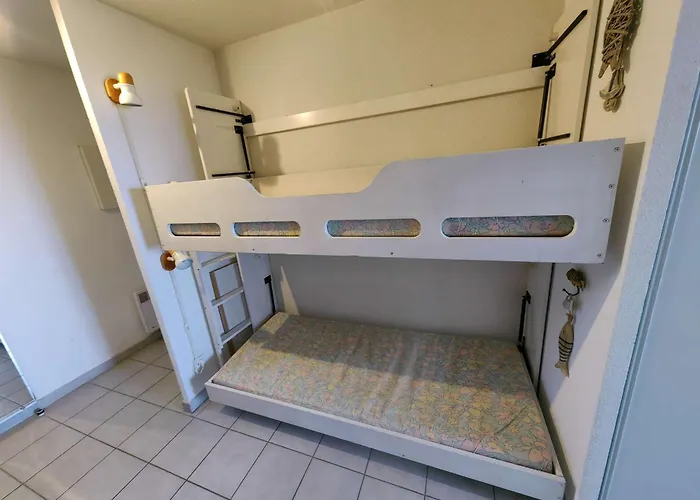 T2 Avec Terrasse Et Vue A 50m De La Plage, Avec Piscine - Fr-1-607-11